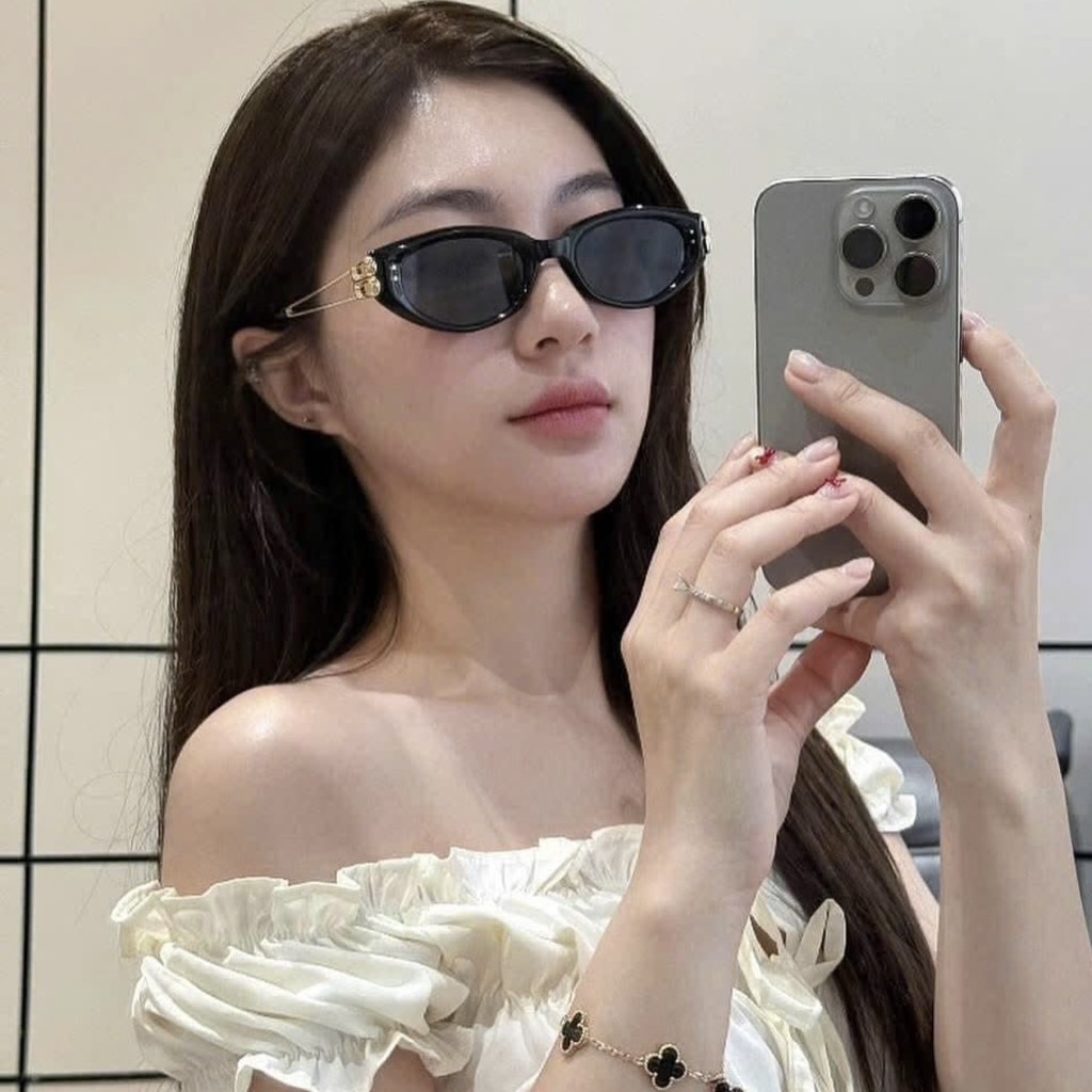 Kính Mát Gentle Monster Kunst 01GD Màu Vàng