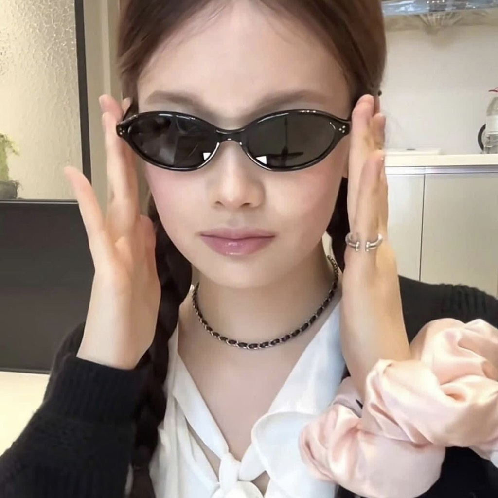 Kính Mát Gentle Monster La Cha 01 Màu Đen