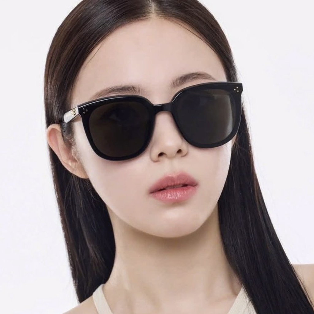 Kính Mát Gentle Monster Lady Lang 01 Màu Đen