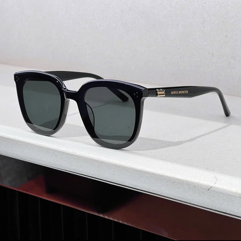 Kính Mát Gentle Monster Lady Lang 01 Màu Đen