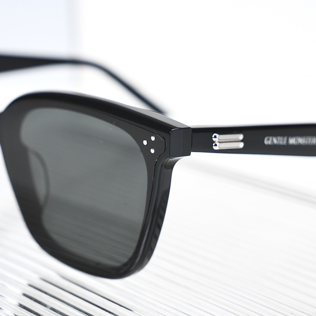 Kính Mát Gentle Monster Lo Lou 01 Màu Đen