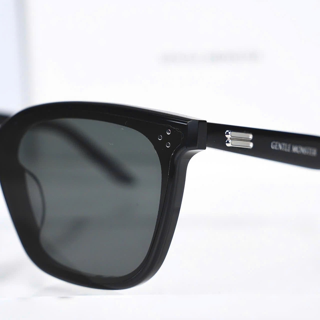 Kính Mát Gentle Monster Lo Lou 01 Màu Đen