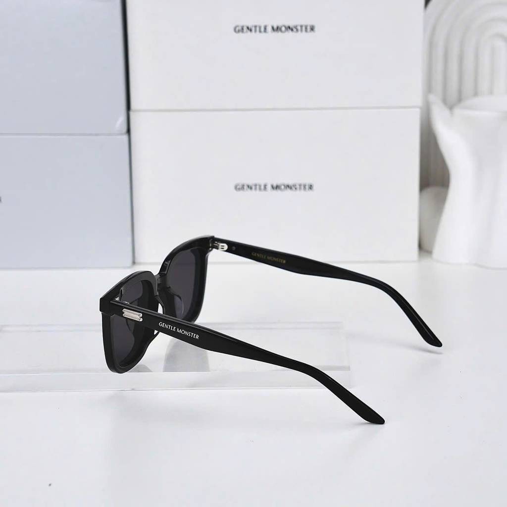 Kính Mát Gentle Monster Lo Lou 01 Màu Đen