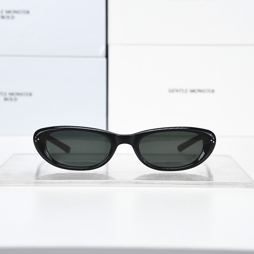 Kính Mát Gentle Monster Madlenne 01 Màu Đen