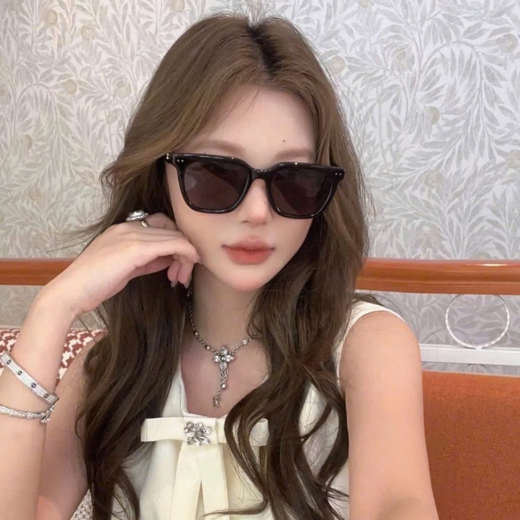 Kính Mát Gentle Monster Nubo 01 Màu Đen