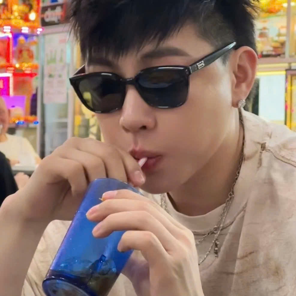 Kính Mát Gentle Monster Nubo 01 Màu Đen