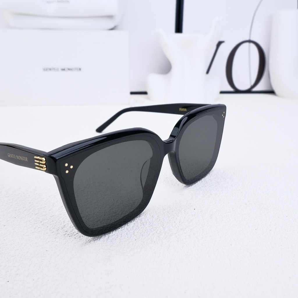 Kính Mát Gentle Monster Piana 01 Màu Đen