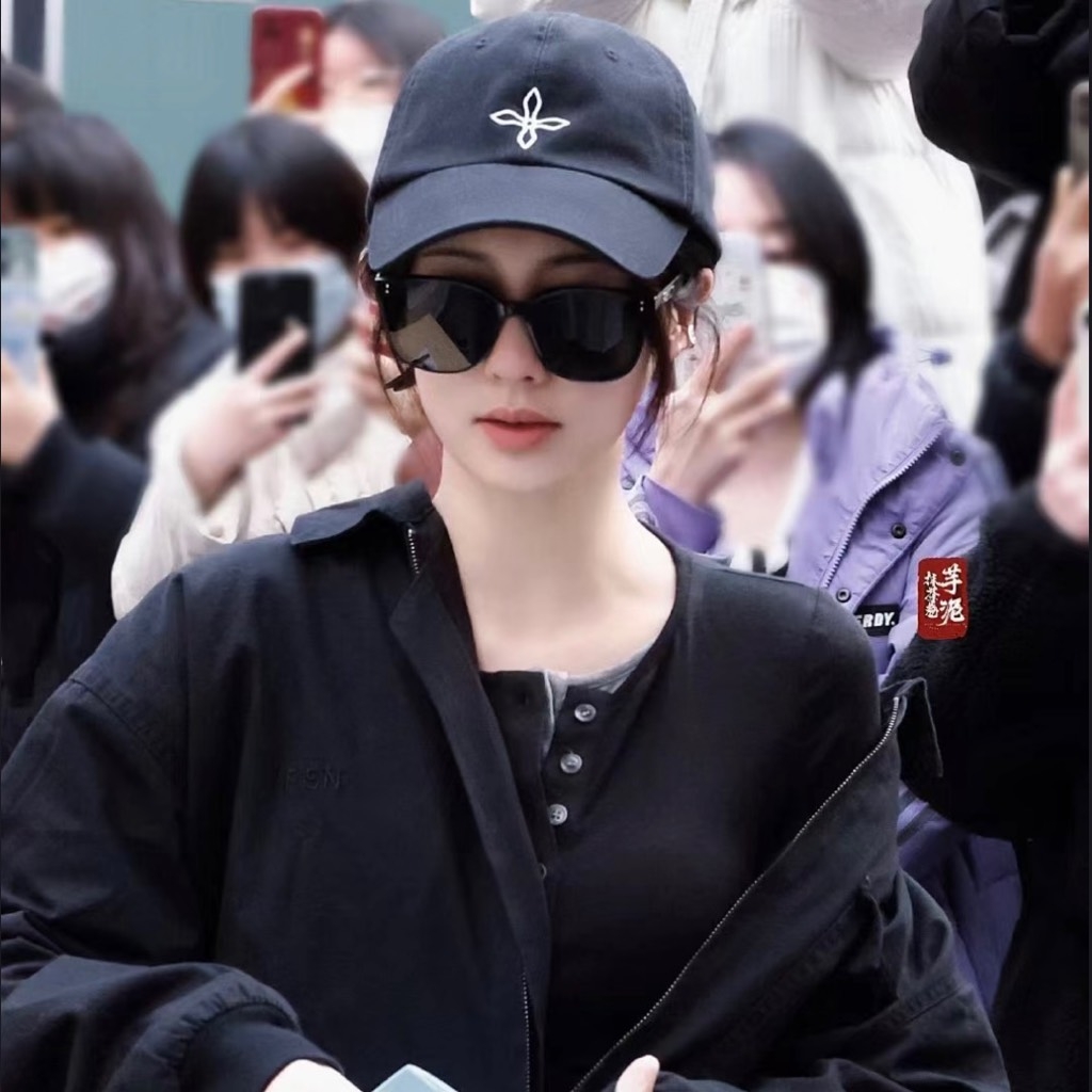 Kính Mát Gentle Monster Queen 01 Màu Đen