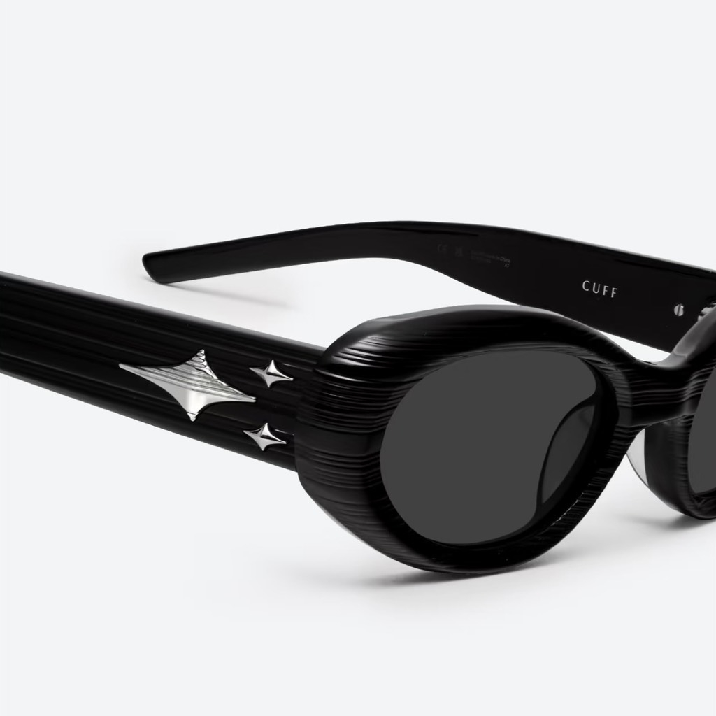 Kính Mát Gentle Monster x Bold Cuff S 01 Màu Đen