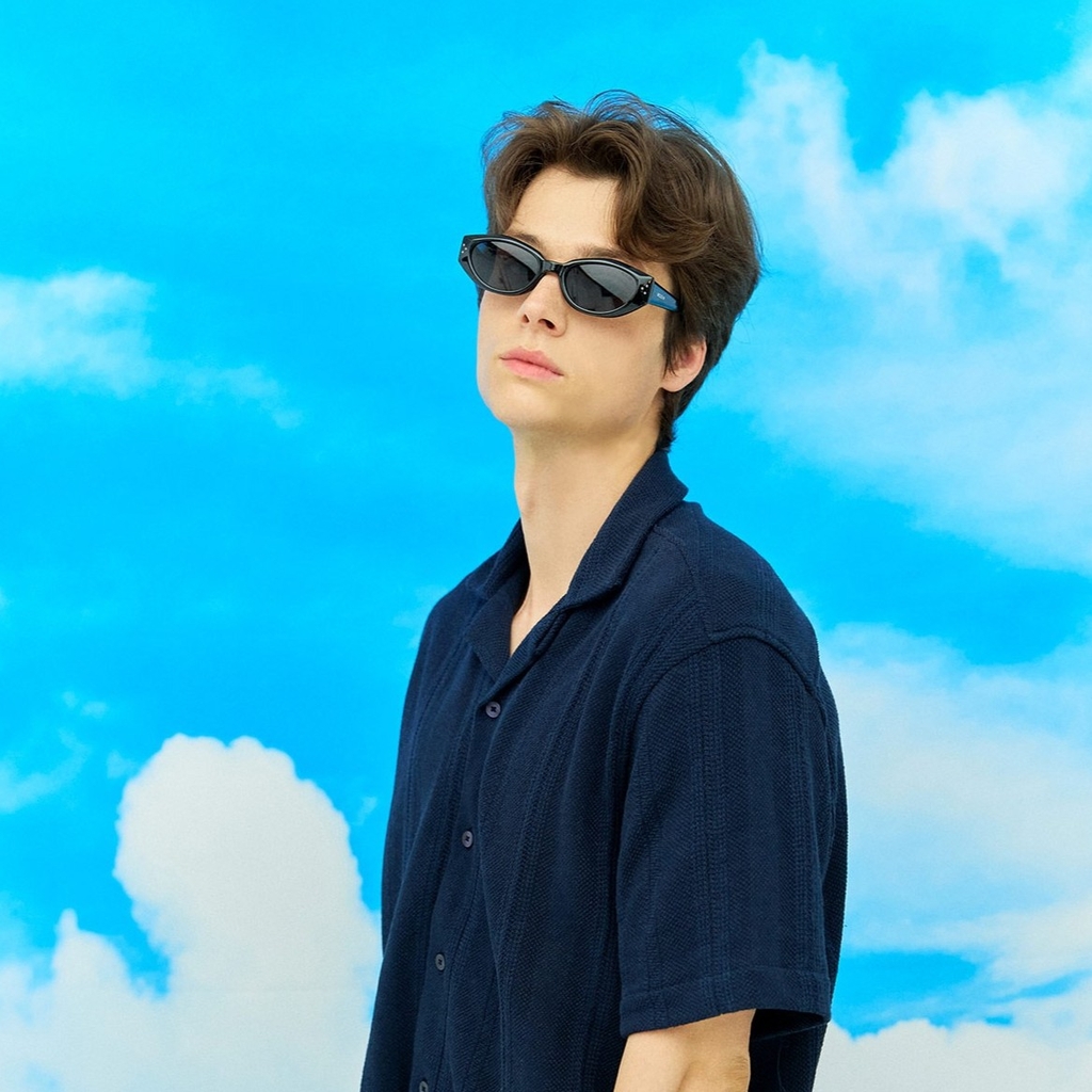 Kính Mát Mccoin Hàn Quốc Brick 01 Màu Đen