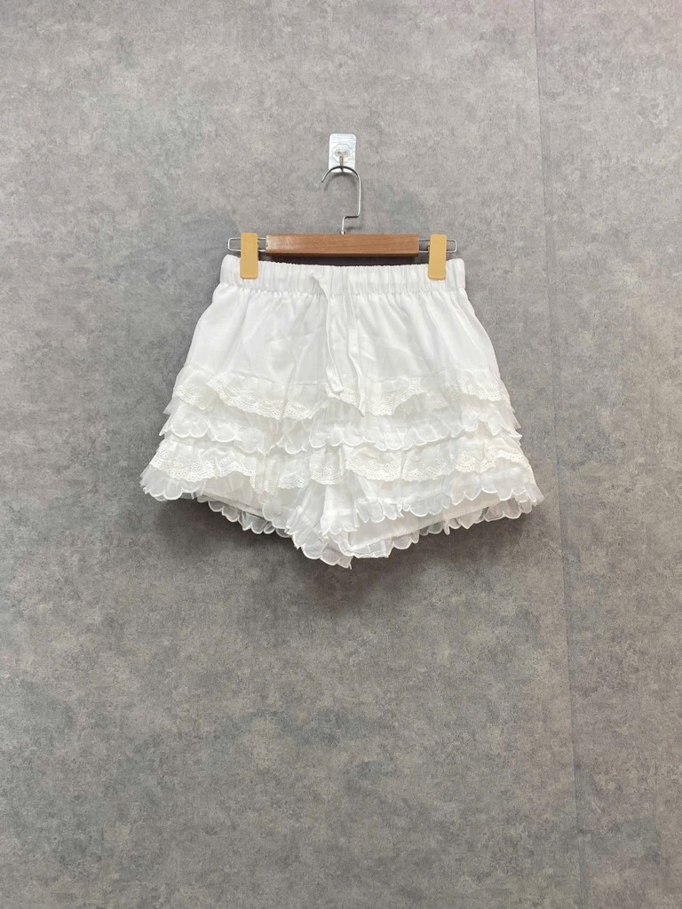 Quần short ren giả váy xếp tầng Hàn Quốc