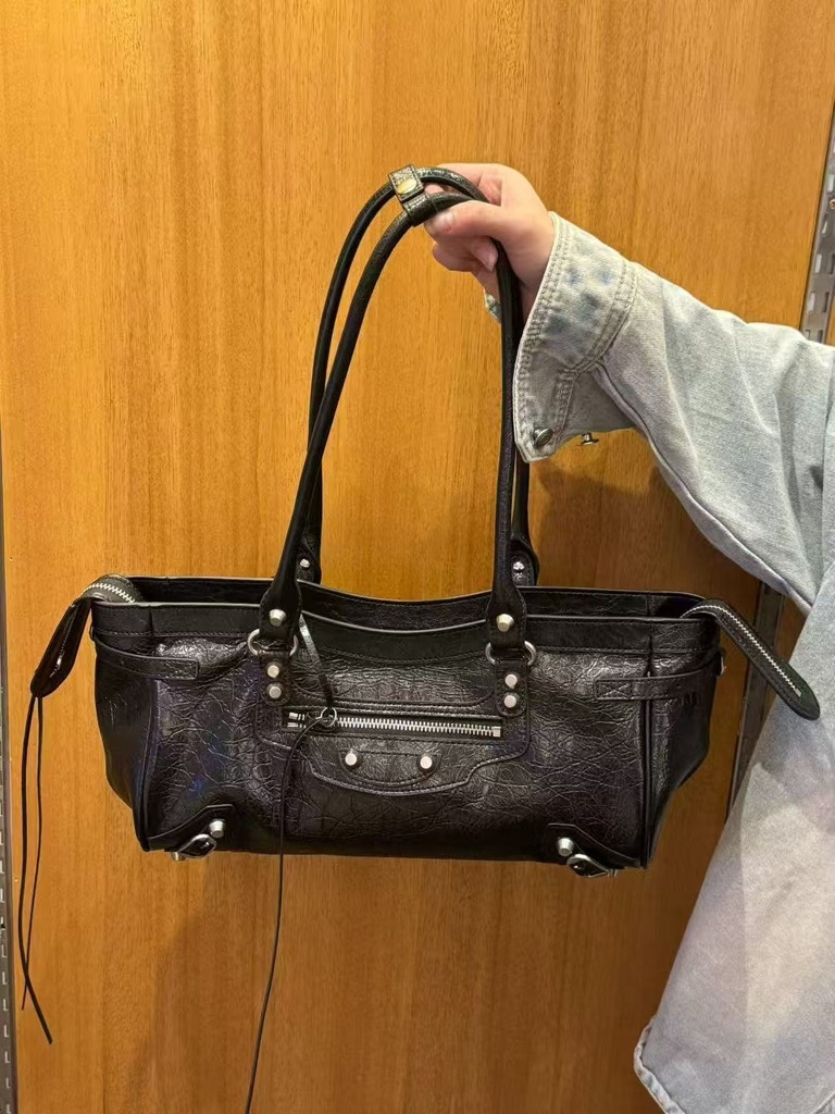 Túi Balenciaga East-West Bản Hàn Da Bò 38cm