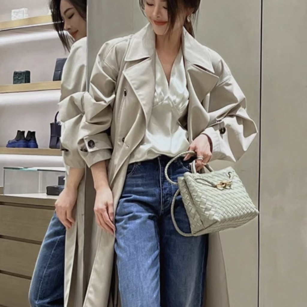 Túi Bottega Andiamo Bản Hàn Size 25cm Màu Trắng