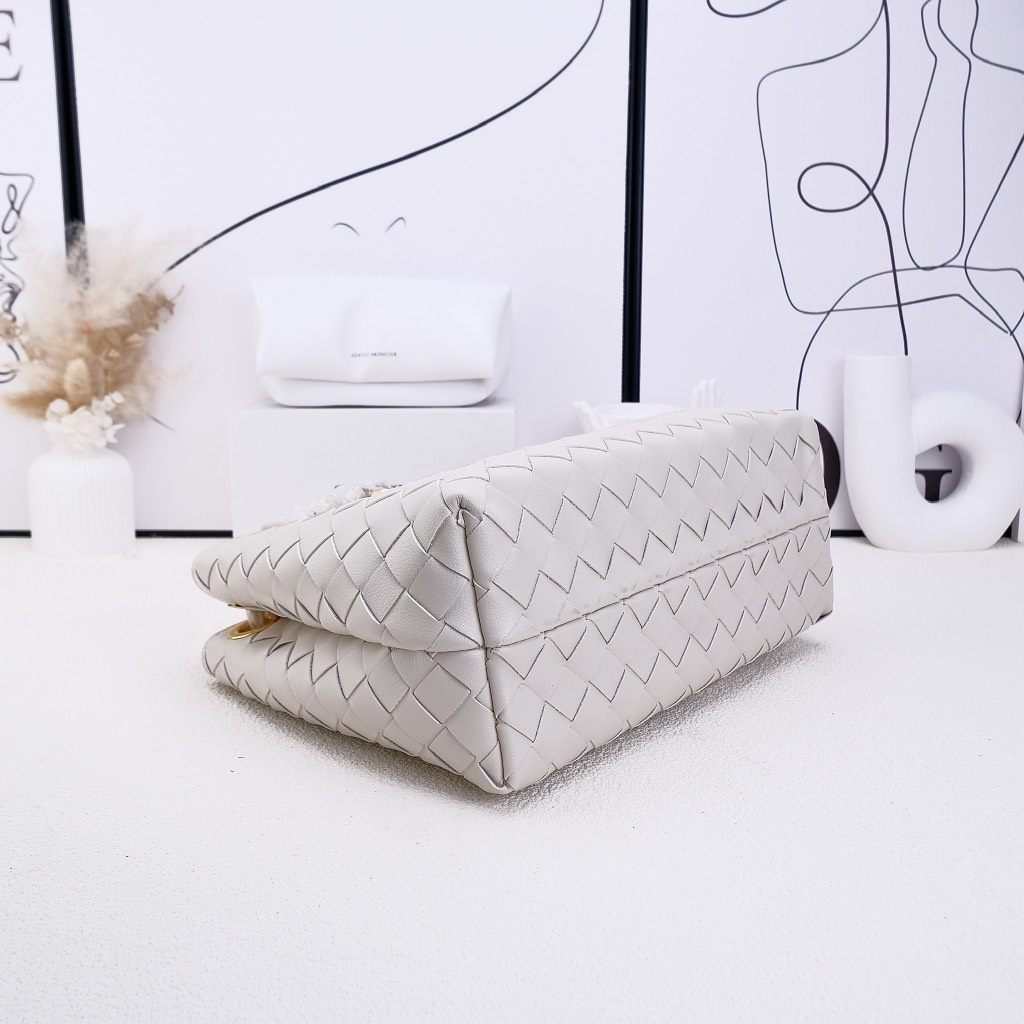 Túi Bottega Andiamo Bản Hàn Size 25cm Màu Trắng