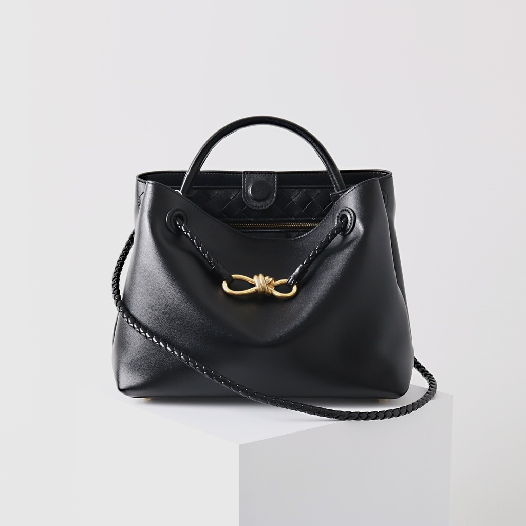 Túi Bottega Medium Andiamo Bản Remake Hàn Size 42cm