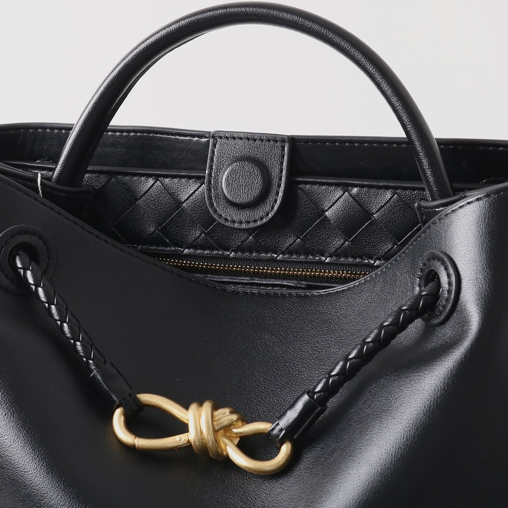 Túi Bottega Medium Andiamo Bản Remake Hàn Size 42cm