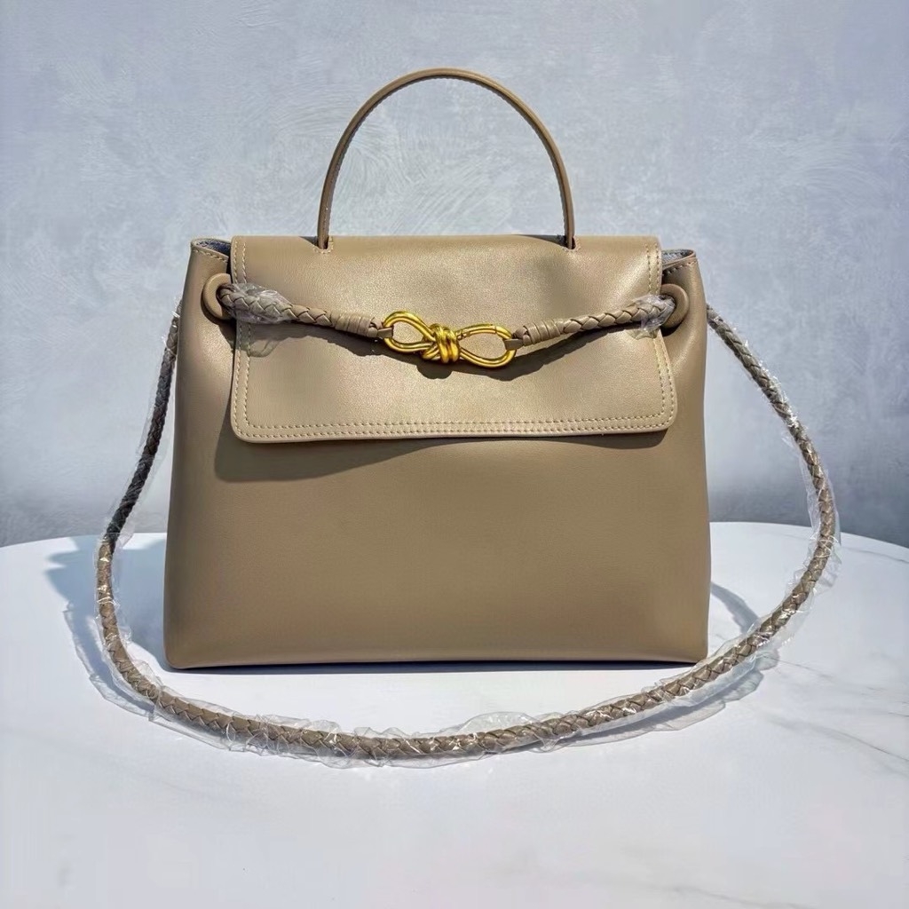 Túi Bottega Remake Hàn Size 40cm Màu Kem
