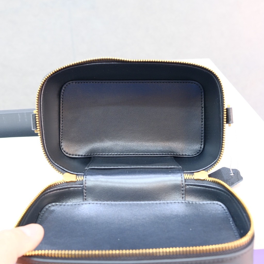 Túi Celine Vanity In Trompie Case Mini Size 19cm