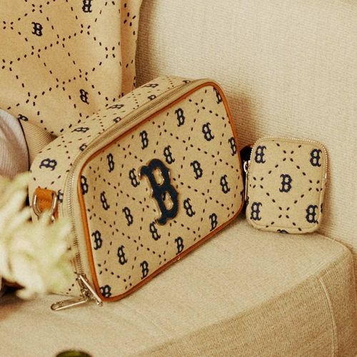 Túi Đeo Chéo MLB Dia Monogram Jacquard Mini Boston Red Sox 3ACRS013N-43SAL Màu Kem