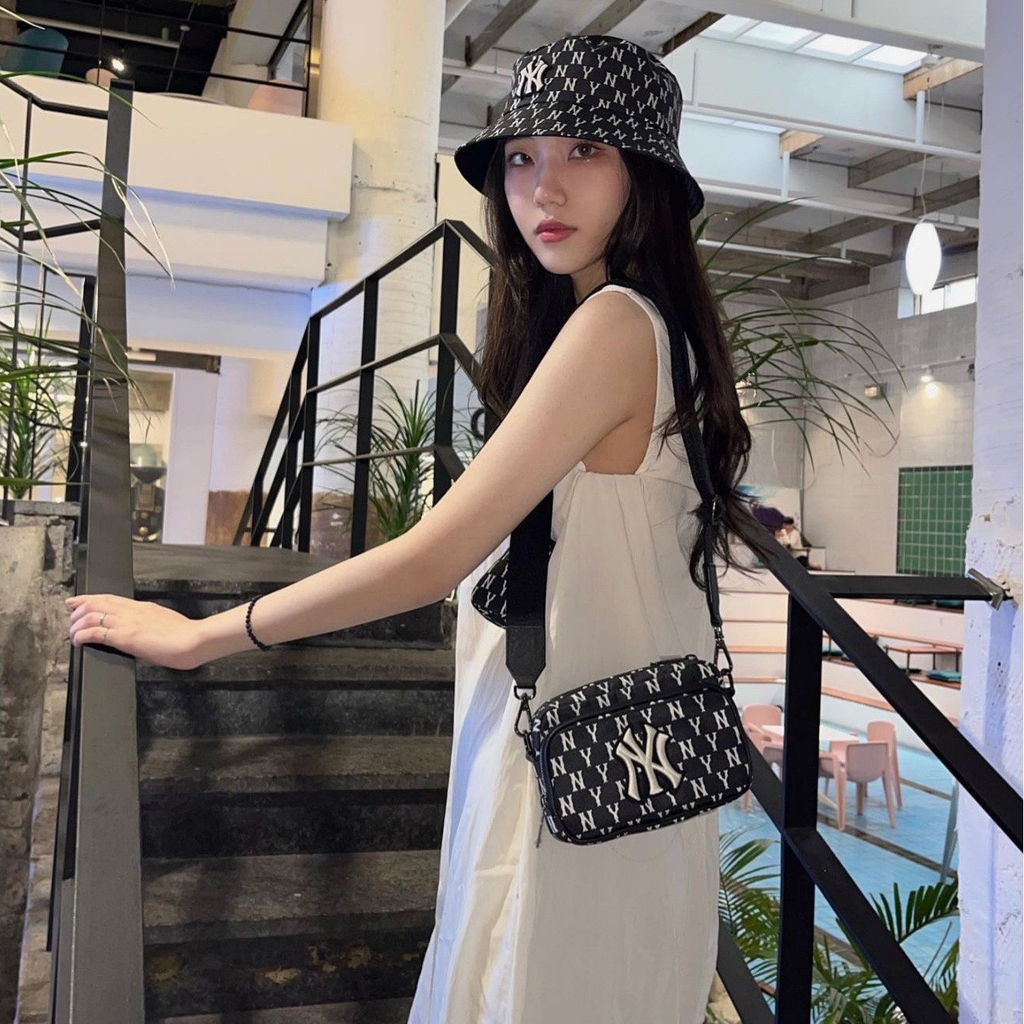 Túi Đeo Chéo MLB Mini Monogram NY 3ACRS012N-50BKS Màu Đen