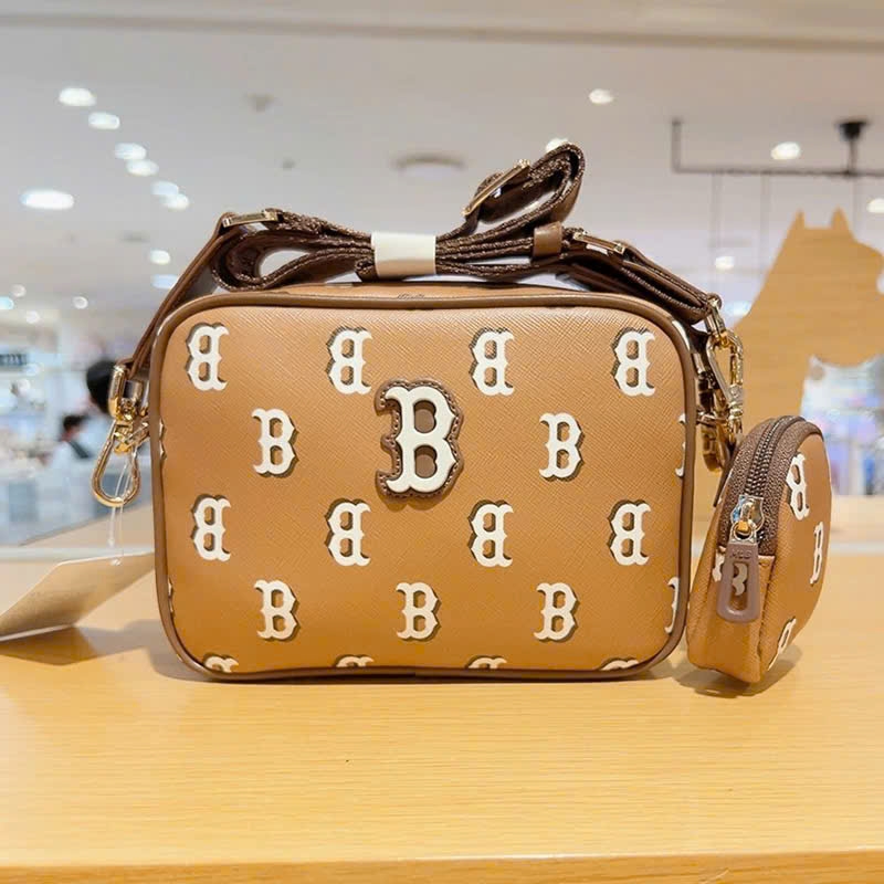 Túi Đeo Chéo MLB Monogram Mã 7ACRMD14N Kid Size 18cm