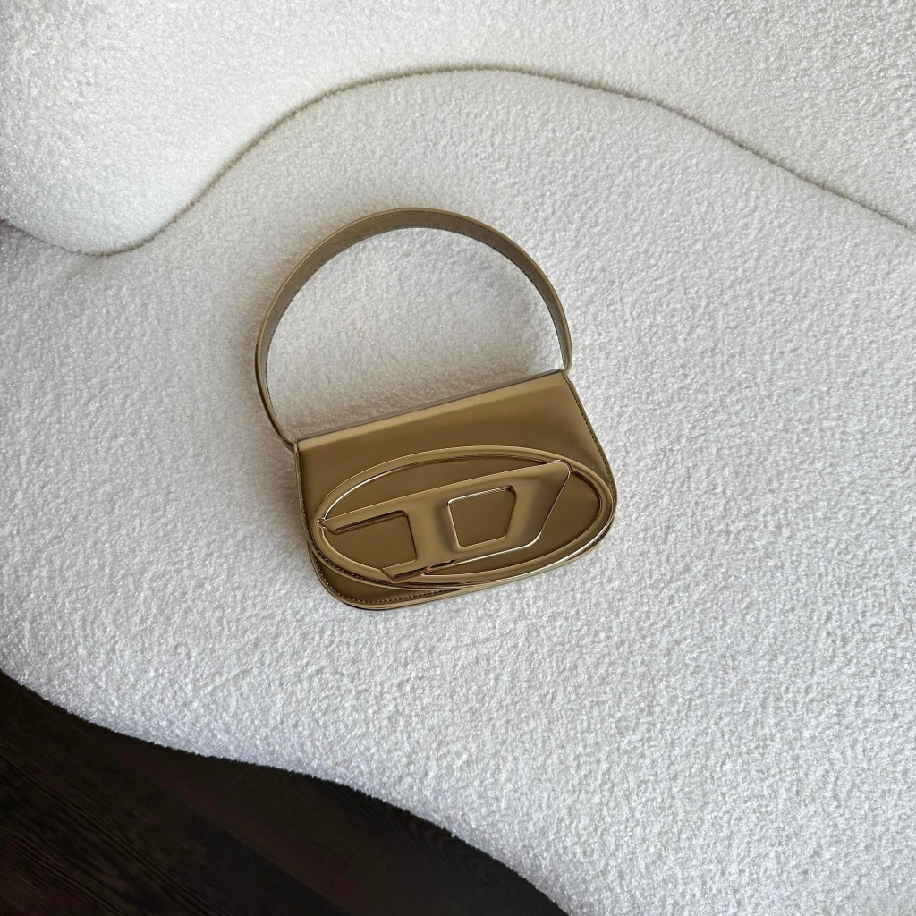 Túi Đeo Vai Diesel Women's Natural Logo-plaque Shoulder Bag X08396PS202 Màu Vàng Gold