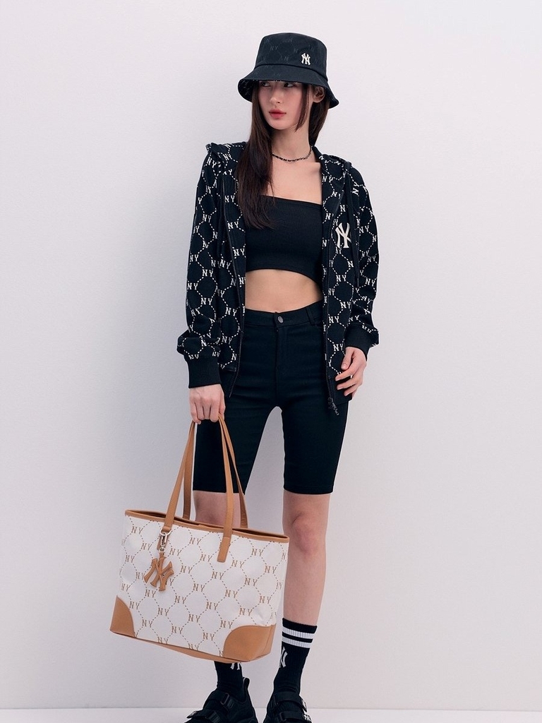 Túi Tote MLB New York Yankees Diamond Monogram Jacquard Màu Kem