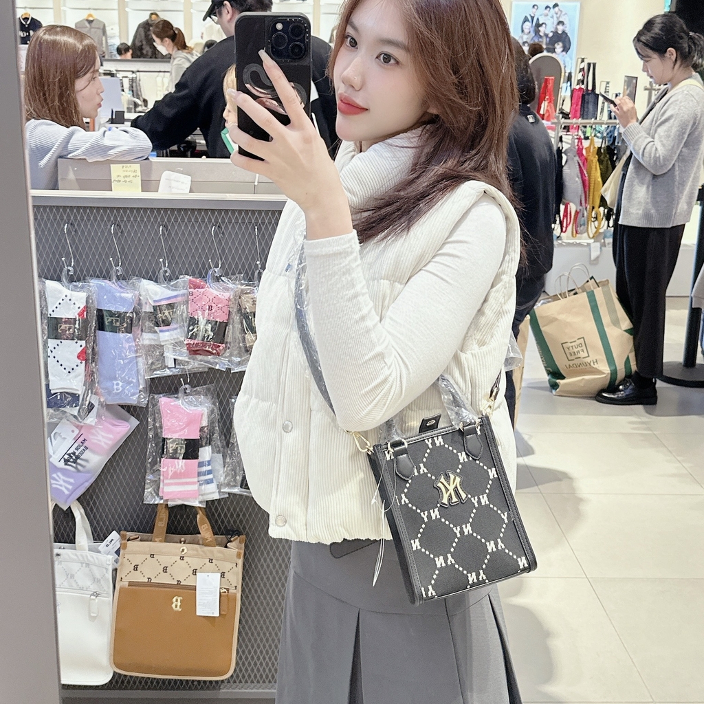 Túi Tote Mini MLB Kid Logo Vàng Màu Đen