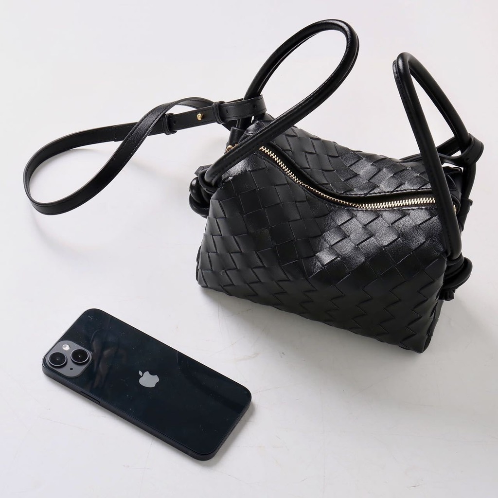Túi Xách Bottega Small Loop Da Bò Size 21 cm Màu Đen
