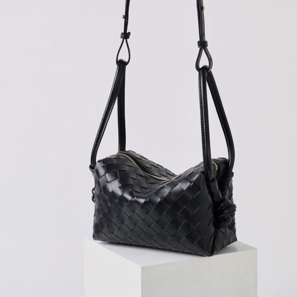 Túi Xách Bottega Small Loop Da Bò Size 21 cm Màu Đen