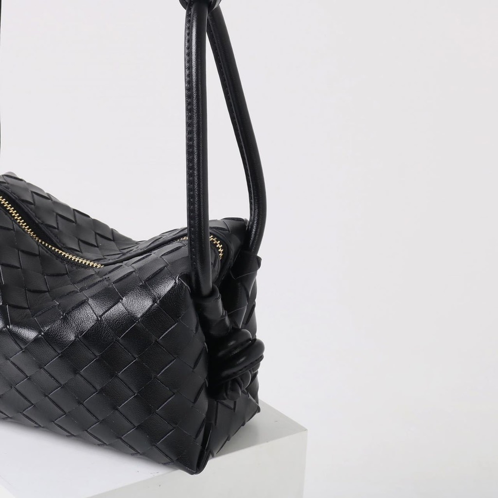 Túi Xách Bottega Small Loop Da Bò Size 21 cm Màu Đen
