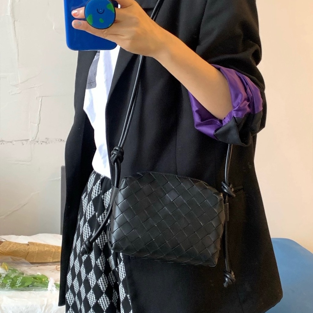 Túi Xách Bottega Veneta Mini Loop Da Bê Remake Korea Size 19cm