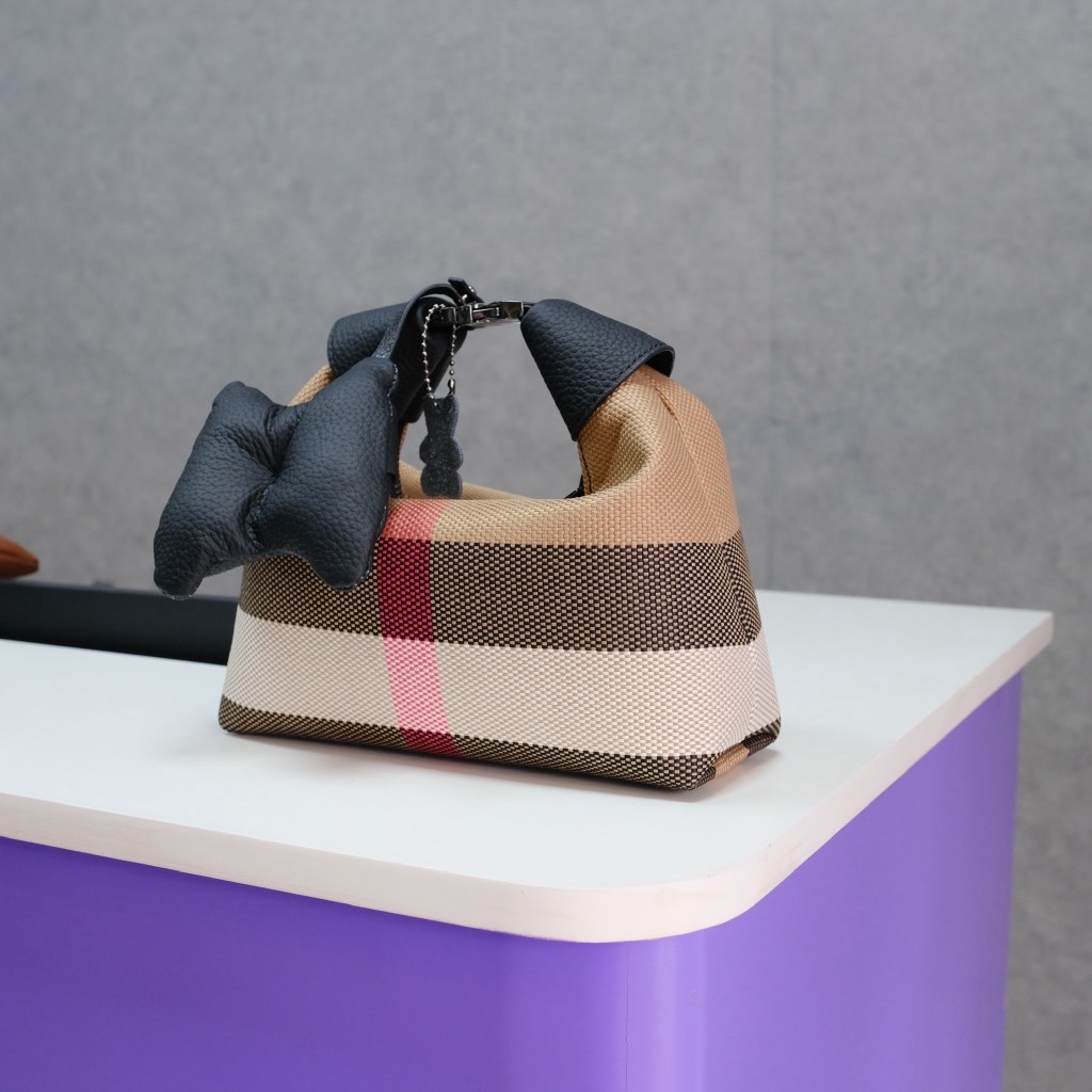 Túi Xách Burberry Remake Hàn Vải Canvas 20cm