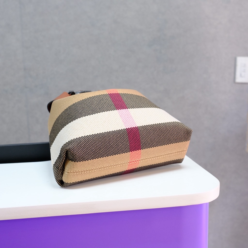 Túi Xách Burberry Remake Hàn Vải Canvas 20cm