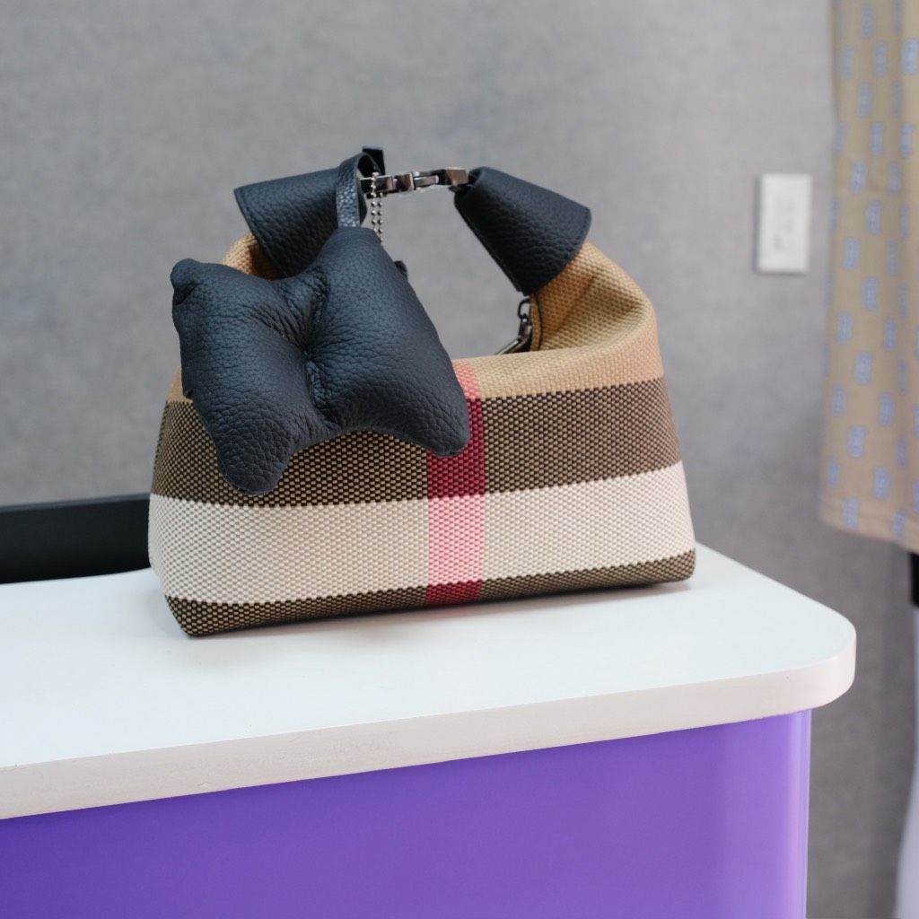 Túi Xách Burberry Remake Hàn Vải Canvas 20cm