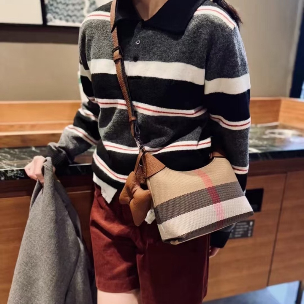 Túi Xách Burberry Remake Hàn Vải Canvas 20cm