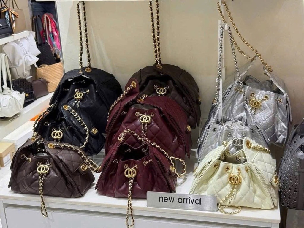Túi Xách Hobo Chanel 25 Caviar Màu Đỏ