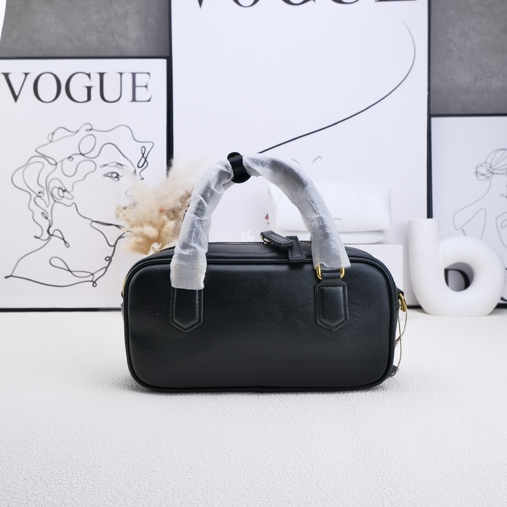 Túi Xách Miumiu Bản Hàn Da Bê 22cm Màu Đen