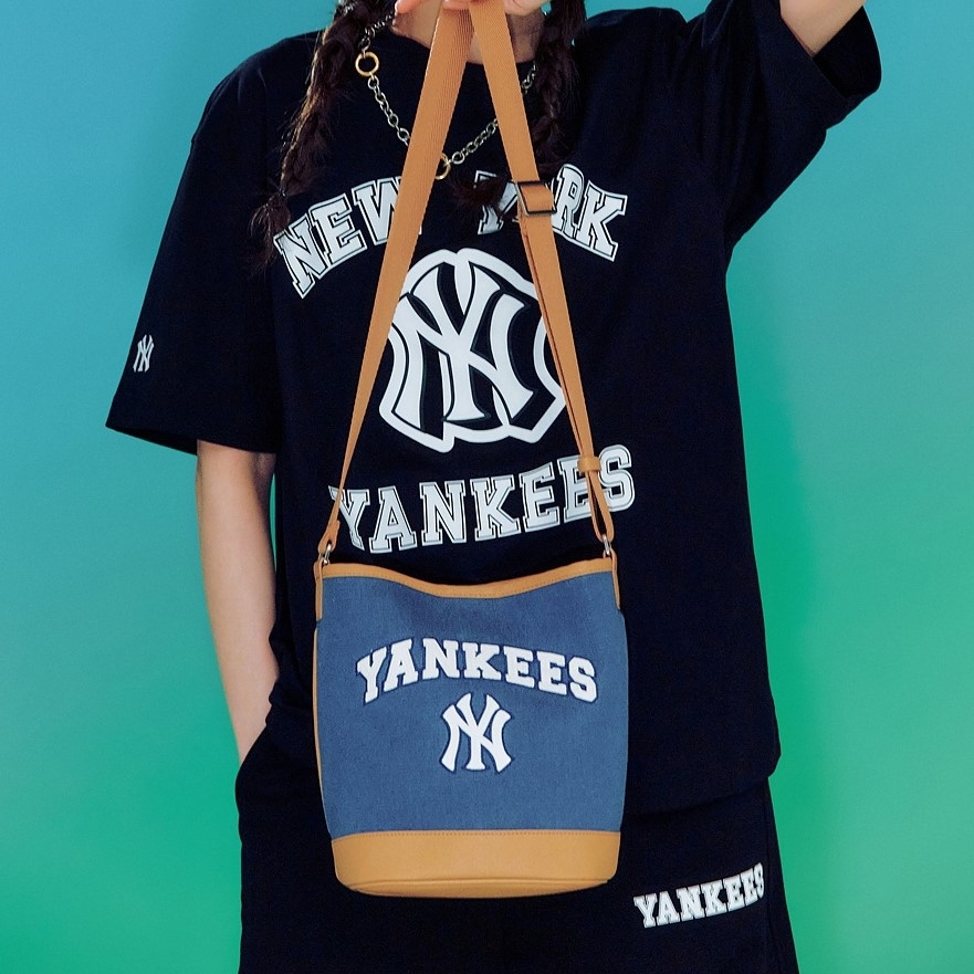 Túi Xách MLB Varsity New York Yankees 3ABMS093N-50INS Màu Xanh Nâu