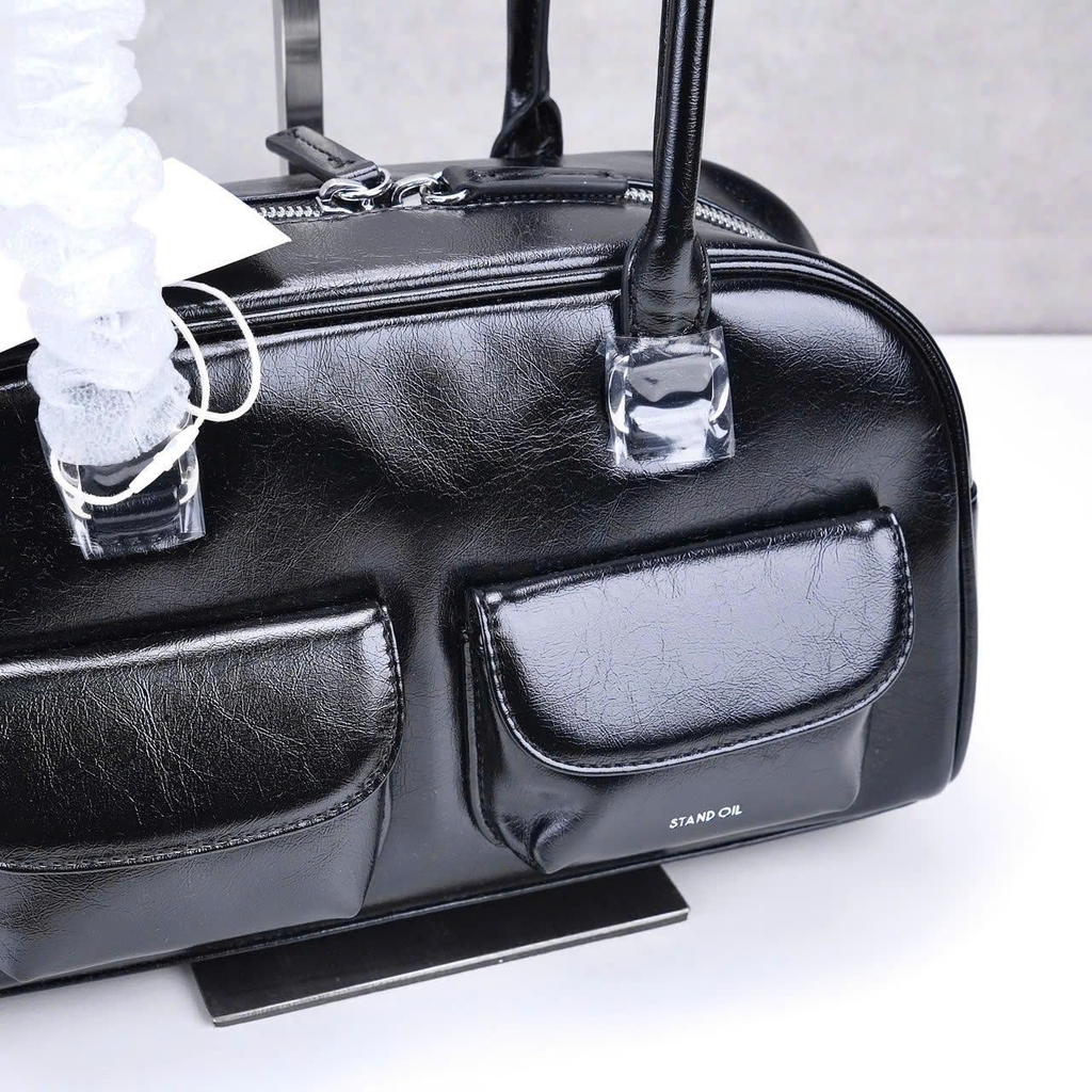 Túi Xách Stand Oil Chubby Bag Màu Đen