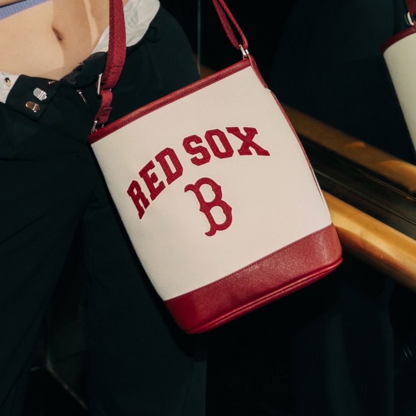 Túi Xách MLB VarsityLogo Chữ B 3ABMS093N-43CRD Màu Trắng Viền Đỏ