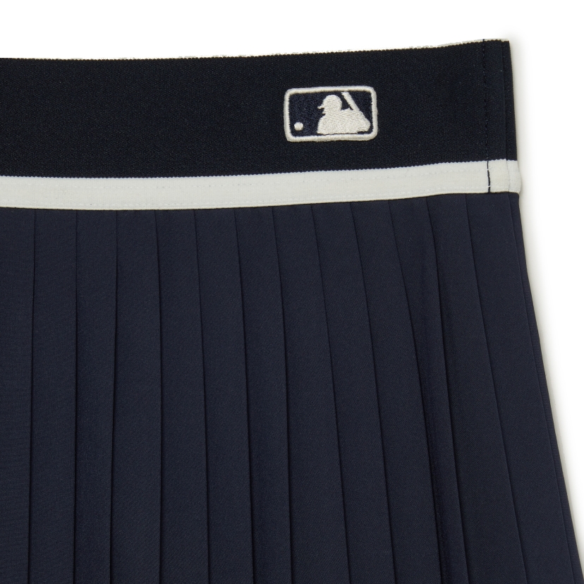 Váy Xếp Ly MLB Logo LA Viền Trắng Màu Tím Than