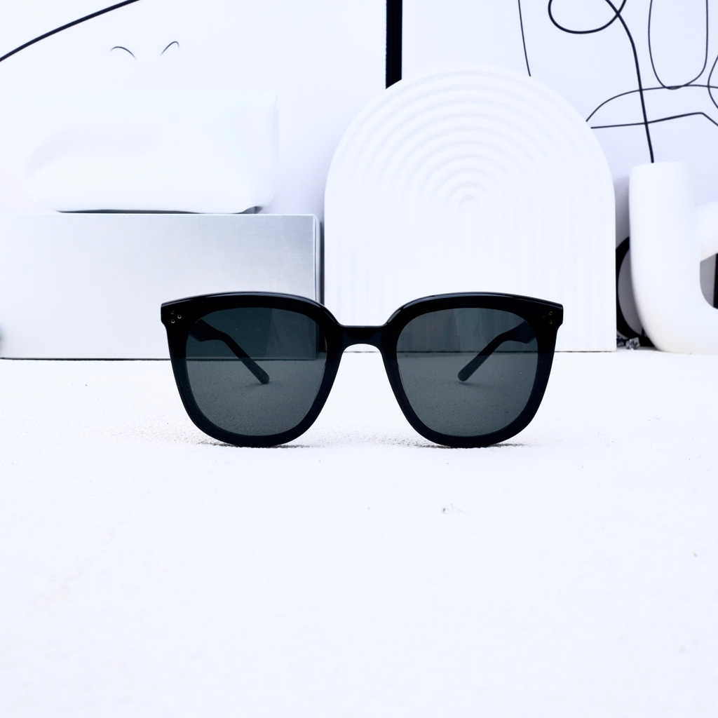 Kính Mát Gentle Monster Lady Lang 01 Màu Đen