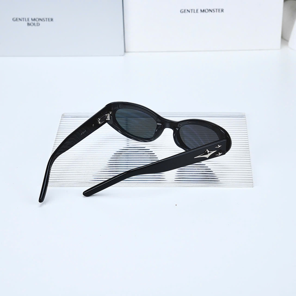 Kính Mát Gentle Monster x Bold Cuff 01 Màu Đen