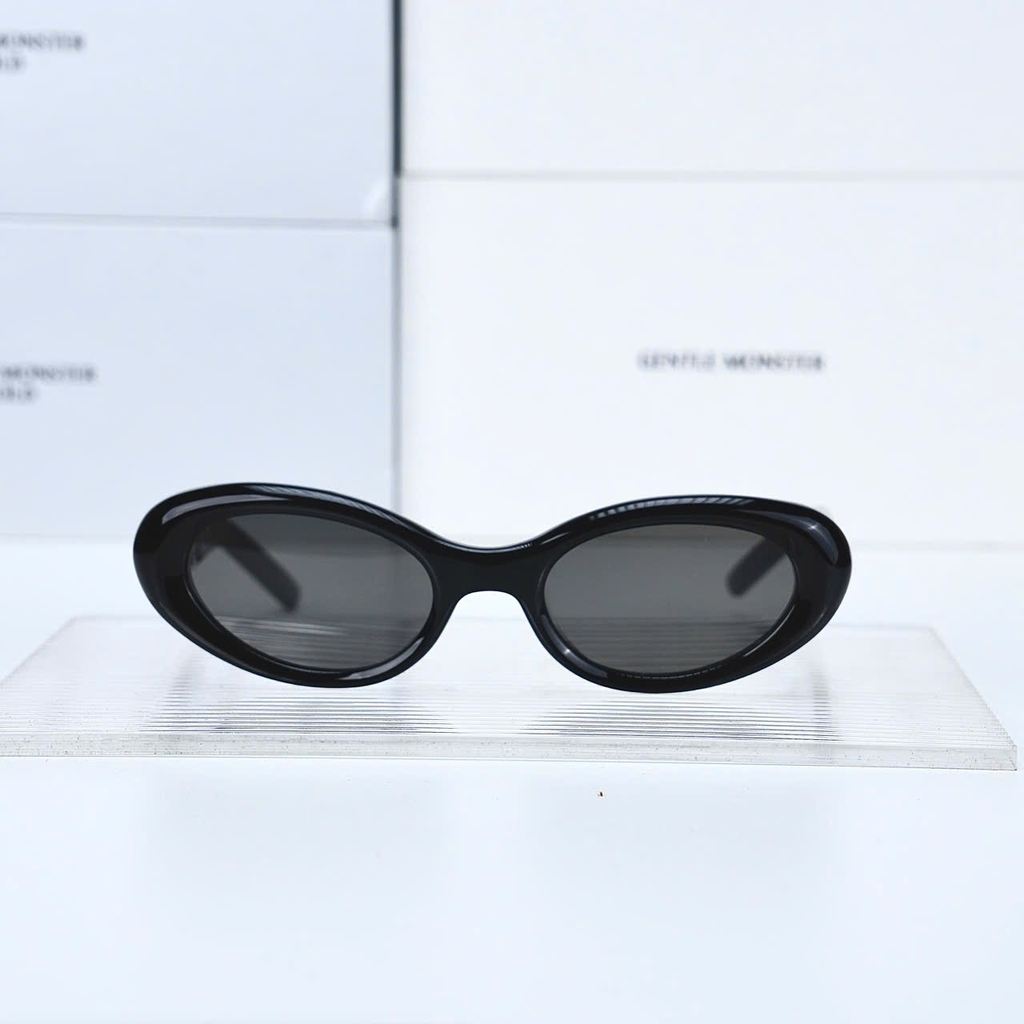 Kính Mát Gentle Monster x Bold Cuff 01 Màu Đen