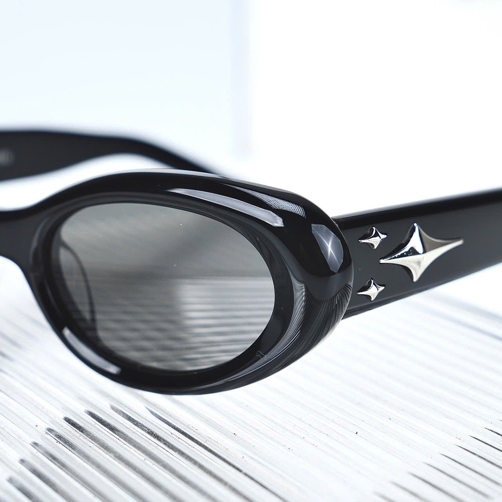 Kính Mát Gentle Monster x Bold Cuff 01 Màu Đen