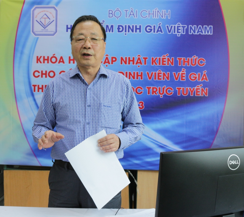 Lễ Bế giảng lớp cập nhật kiến thức thẩm định giá CNKT 2023.01