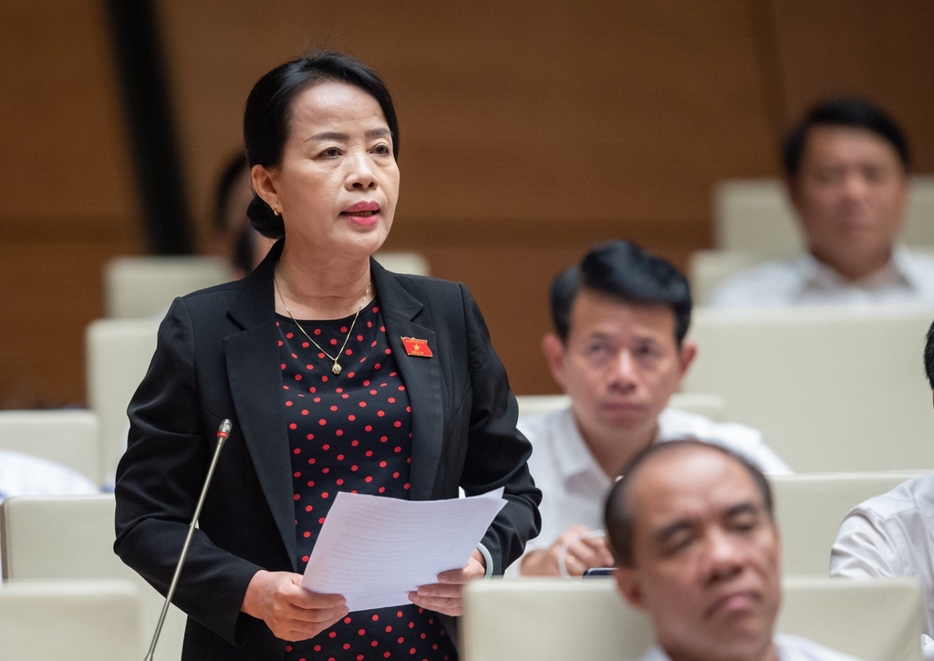 Đại biểu Quốc hội đề xuất quy định giá trần, giá sàn sách giáo khoa