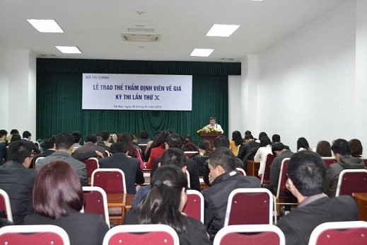 'Đừng tước đi cơ hội của nhiều người muốn làm thẩm định viên về giá!'