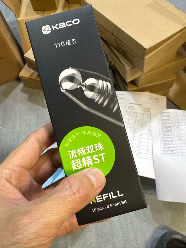Bút gel Kaco Pure mực đen (cây lẻ) vỏ nhiều màu sắc.